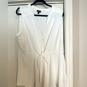 Torrid sleeveless tie front top